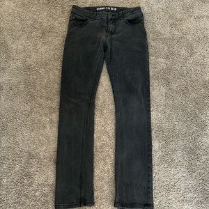 Hot topic men’s denim slim fit 30 x 32 in charcoal gray wash